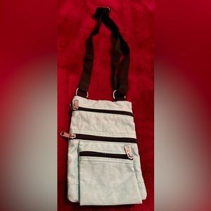 Women’s Bags / Practical Travel Crossbody Bag w/ Pockets (Like New!)